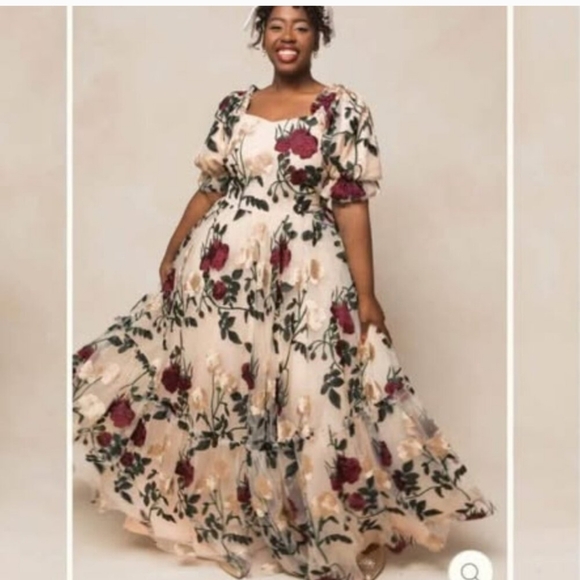 Ivy City Co Dresses & Skirts - Floral Square-Neck Maxi Dress in Blush with Burgundy Roses